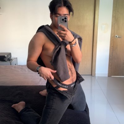 20 ⭑ transboy ⭑ he/him ⭑ here u can find my links, hottie: https://t.co/yF2uCZXGRW