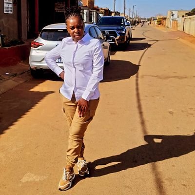 Miss_Shunah's profile picture. When you enter His precence with praise He enters your circumtances with power.