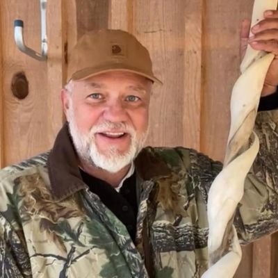 BruzeBenja29915's profile picture. 