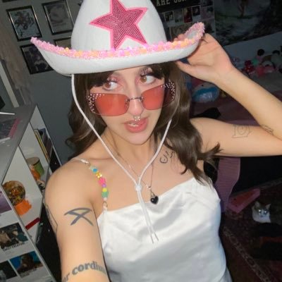 tararowshan's profile picture. kam. 25tx. gemini.