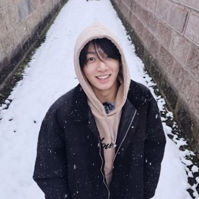 seokjinnie2410's profile picture. 자신을 사랑하세요 ..