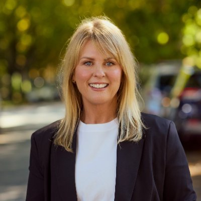 Vancouver City Councillor /President of FCM @fcm_online / Vice-Chair of Metro Van Parks/ Small business, sustainability & livability. Mom 🏳️🌈 she/her