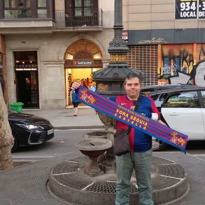 Amante de los Animales ( Perros). Penya Barcelonista Vora Sequia. Seguidor del Linares Deportivo. Socio y Accionista del Club Deportivo Castellón.