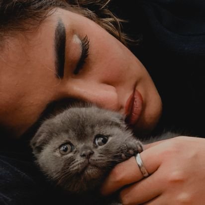 Pariieesh's profile picture. مجنونه گربه 🐈🥲