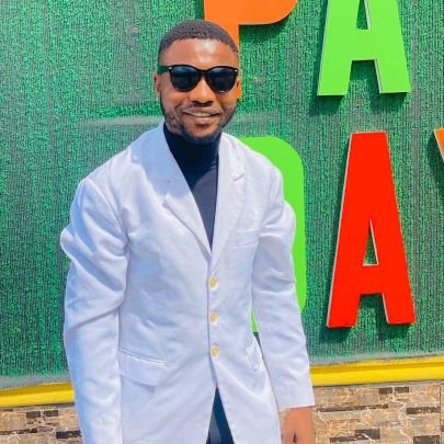 I'm EMEKA MESHACH CHIDERA from imo state born and brought up in abia https://t.co/9Kmg9yYXg9 stage name is Mc https://t.co/CuvGHvTk1D an upstanding comedian.+