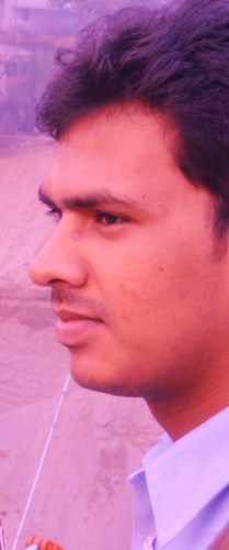 ख़ुद से ही जंग का ऐलान किया है 
गर मुश्किल मुस्कुराना है तो.... मैंने कब काम आसान किया है sandip
