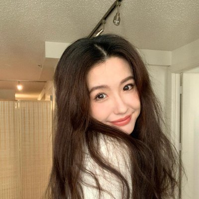 WeningHeart's profile picture. Fashion designer 🇮🇩 in the heart of NYC. Bringing Indonesian culture to the world stage! 🗽💖