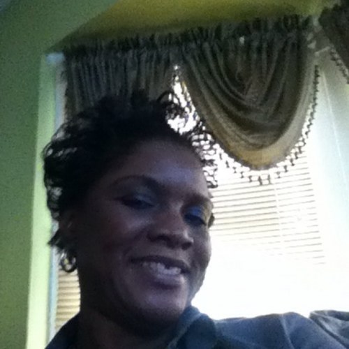 brenlove326's profile picture. 