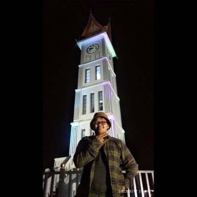 Pembelajar | Penyuka Novel, Pantai dan Gunung | #KrocoMumet | Pengelana