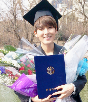 สวัสดีครับ ผมคิมรยออุค เป็นบอทไทย :) ยินดีที่ได้รู้จักนะครับ ^^ I'm just Ryeowook's Thai Bot not real Ryeowook ! follow me now,if you wanna talk with me! ^^