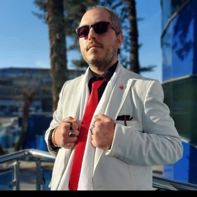 🌟https://t.co/s9BU0XCEmF🌟Yaratıcı Zekaya Sahip Araştırmacı Bilge Adam🌟Bioenerji Uzmanı🌟Yengeç Yükseleni de Yengeç Yıldızı Sirius Olan AŞK Adamı 🌟