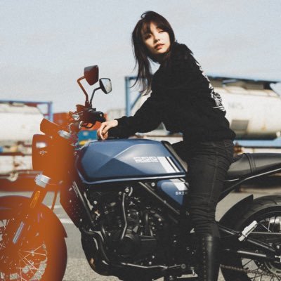 モデルしてたら、気づけばバイク沼🏍️ 好奇心をガソリンに、今日も奮闘中【🌱🐑】|理系院卒トリリンガル|愛車: BRIXTON CROSSFIRE500 / TRIUMPH SCRAMBLER900 |YouTube▶︎【カナイのバイクちゃん】https://t.co/bv7CmJRGU1