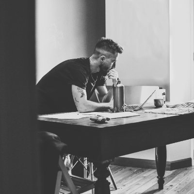 Hey, I'm Umberto, a Web & Graphic Designer and @framer partner from Italy.
