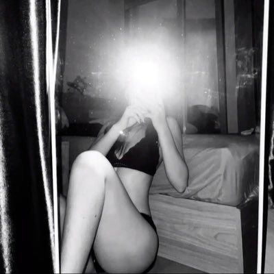 Tenía una cuenta grande pero me la eliminaron 🥹🥹. Me gustan los sumisos. Promos/Colaboraciones dm