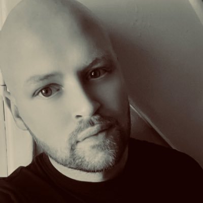 itsvinniecarr's profile picture. teenage emo in my thirties 🖤 Catering Lead, Barnsley https://t.co/J8oga9efww