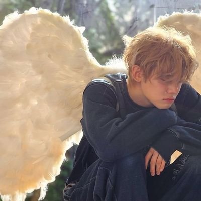 curating various forms of literature and posting original works for #YEONJUN 🧚🏻♂️