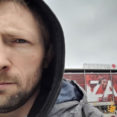 PitaKorec's profile picture. Když chce někdo chlastat smetanu s cukrem, tak nevím proč si objednává kafe...