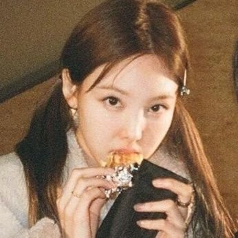 zeeprivc's profile picture. 