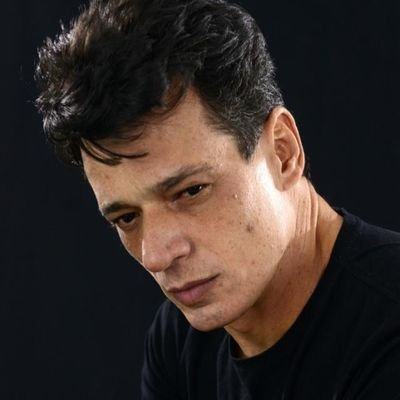 Petista e cruzeirense. Amo guitarra.
'Ano passado eu morri,
mas este ano eu não morro'. (Belchior)
Fã incondicional do @LulaOficial.