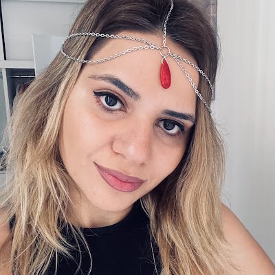 AlinaTkab's profile picture. 