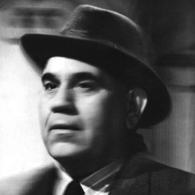 Ιατρός Παθολόγος (εκτός ΓΕΣΥ). Δήμαρχος Λευκωσίας. Πρόεδρος ΚΕΚ.