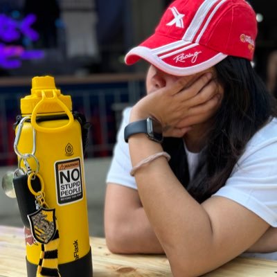 beewithdee's profile picture. perfectly imperfect