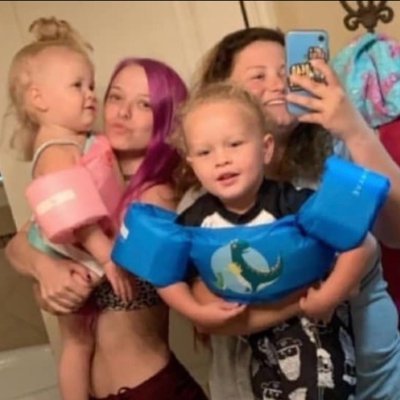 Single Mom, Traveling Nurse, Christian, Pets Lover, Sports And Music Enthusiast, Simple Woman, Family Oriented & Adventurous