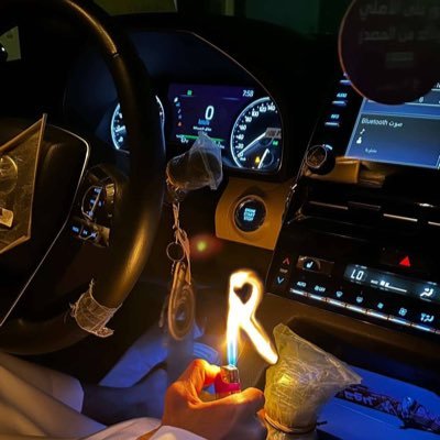 الي يبي يكلمني خاص يجيني سناب شات حياكم الله التويتر نسال بعض ونجاوب❤️❤️❤️