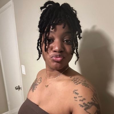 Horror Content Creator | Twitch- Sat-Sun 4pm Est | Stream Team: @ScreamReapers | Business Inquiries: smittychu@gmail.com
