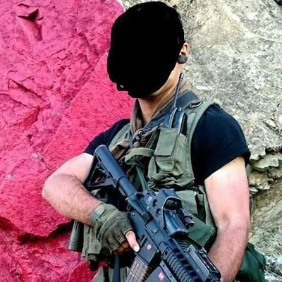 Ülkemi milletimi seviyorum. Batıcı ve işbirlikçilerini hiç sevmem.
Sözkonusu vatansa gerisi teferruattır.