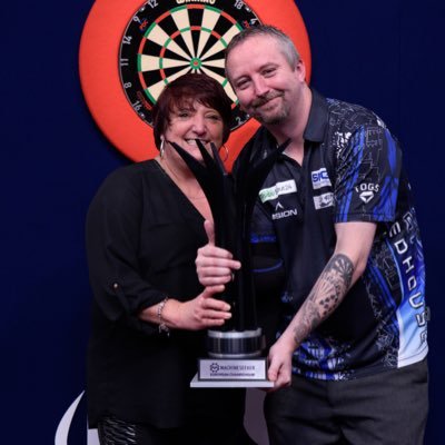 Professional darts player. Sponsored by @missiondarts, SPG Wealth Management, Bar 401, @touchofglass2, @SpartanPoints JBS Darts Designs