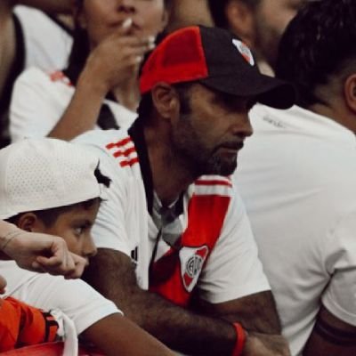 elenavelozo75's profile picture. Socio Hincha del mas grande!