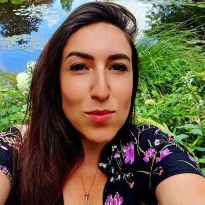 👩🏫Prof d'HG-EMC en collège REP.
❤️Histoire 🏛🌍, Psychologie, Botanique🌺, Permaculture🐝, Féminisme, 🦸♀️BD🪐, Podcasts, Jeux de plateau 🎲, Séries🌈