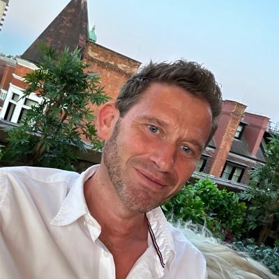 AshteadDad's profile picture. Surrey UK.