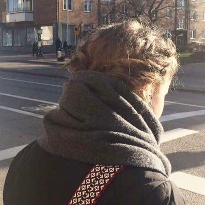 tired_ladyy's profile picture. یه نهال که از گهواره دوست نداشت درس بخونه اما بعد مشتاق شد تا گور دنبال دانش باشه. مادر و یک زن!