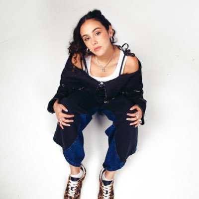 SusanaCala1's profile picture. Escribo canciones de amor y de las otras ♡ ♡ ♡