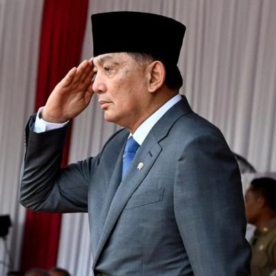 Akun resmi Jenderal (Hor). Purn. Dr. Sjafrie Sjamsoeddin -
Menteri Pertahanan Republik Indonesia