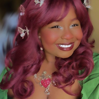 maylaycraycray's profile picture. Life Coach who's in love with nature, beauty, and music.🦋