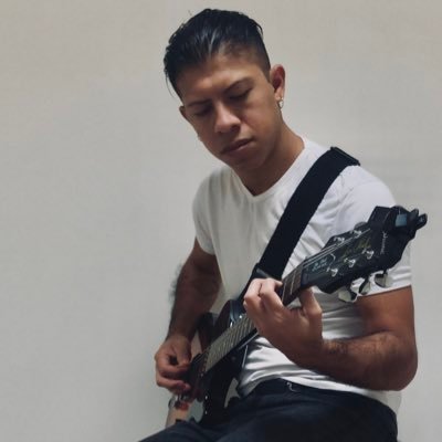 AlexAlexmabbit's profile picture. Artistas músico🎸 también fotógrafo de hobbie 📷📸😎  🎸 compositor 👽dibujante debes en cuando🎨🎭 de todo un poco