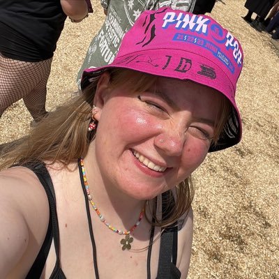 JannekevdBx's profile picture. you’re not harry styles • she/her