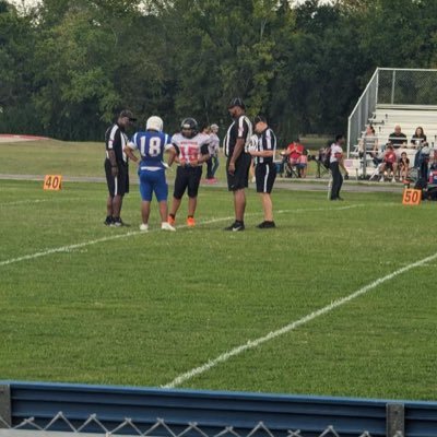 Class of 2028 football nose guard Dickinson gators DHS🐊 height 5’6 weight 210 Gmail:disd107899@apps.dickinsonisd.org