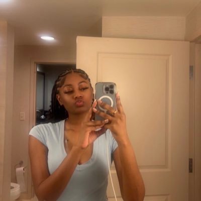 abluelogic's profile picture. 💙https://t.co/gXPO5QFxWv