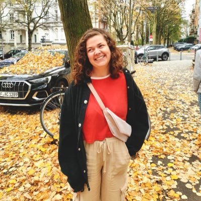 — multi-hyphenate — Sociologist and a Movement and Wellbeing Specialist with a knack for writing and mystery solving. Host of #NichelesswithJacks