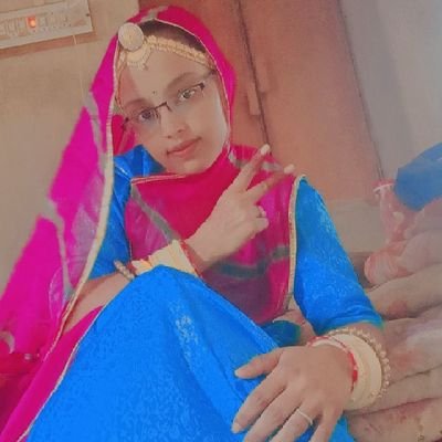 जिंदगी में कैसा भी मौड़ आये
कभी हिम्मत मत हारना, क्योंकि
तुम्हारी हिम्मत ही तुम्हें हर कठिनाई से बाहर निकालेगी