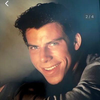 r86637's profile picture. Undeniably Unforgettable | Unabashed gay porn addict | hedonist | 12-year old X account suspended l Cuts both ways 
The best of both worlds