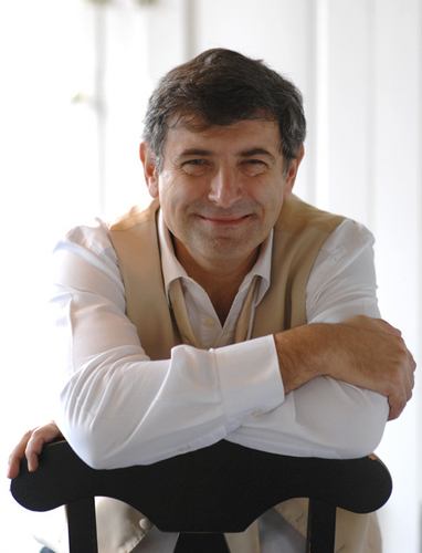 Director d'orquestra, compositor i flautista.