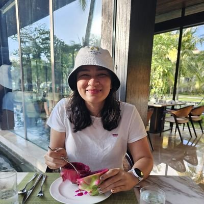 toriafterhours's profile picture. 