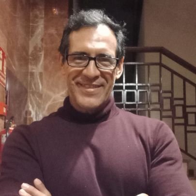 Cómo actor poseo experiencia de más de 10 años habiendo participado en numerosos proyectos de Cine y Televisión en diversas series para las actuales plataformas