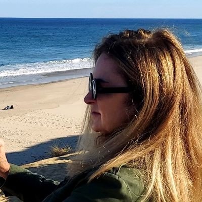 Registered nurse -Lover of sports-beach fanatic