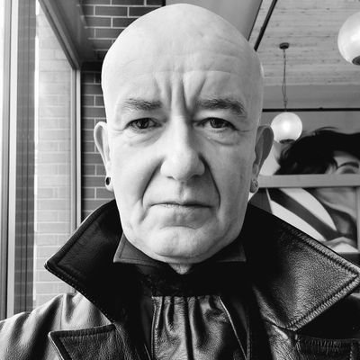 Solo caravanner in Patsy, my ageing Coachman. Love real ale, disco & funk, fun fair Waltzers. Always dressed in black and often a long leather coat.